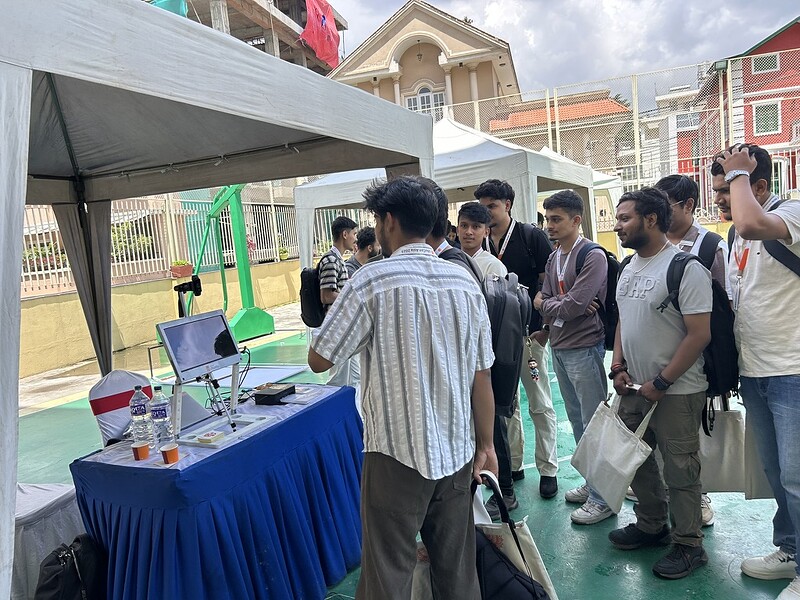 participants lining up to take photos at the Ubu4Cut booth