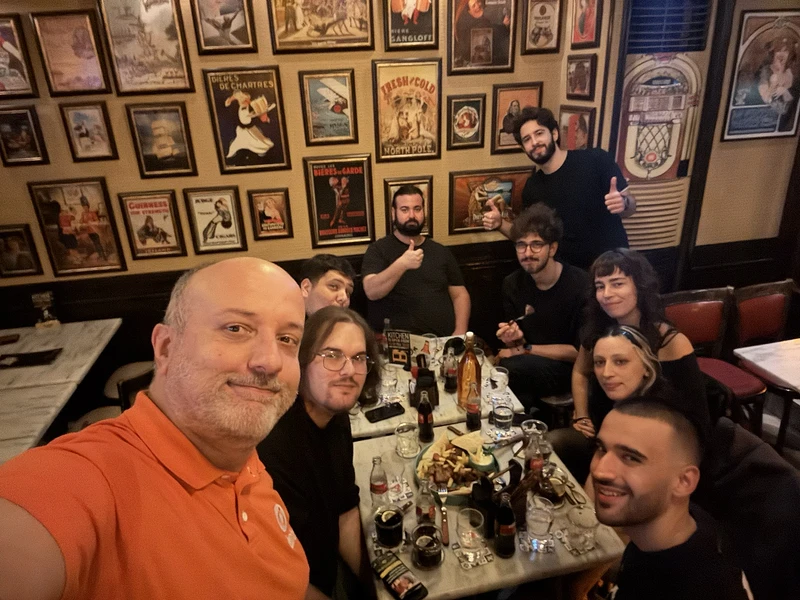 Ubuntu 25.10 release party group photo