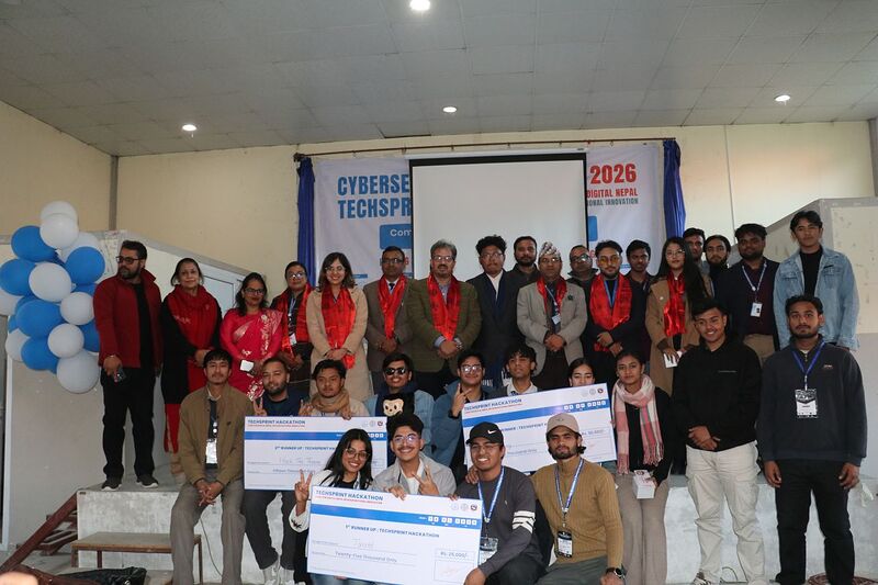 team photo with winner hackathon